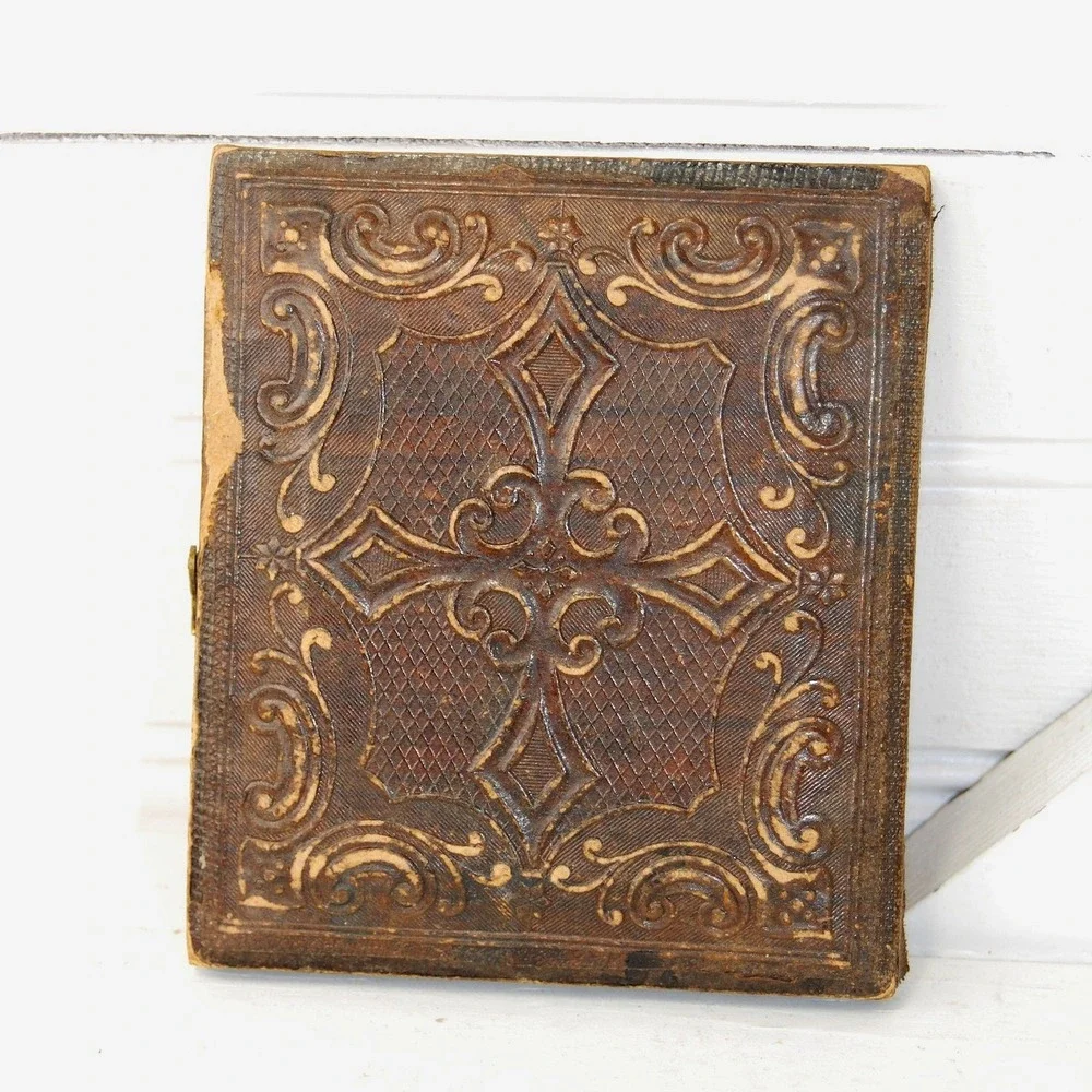Antique Daguerrotype photo Possible Post Mortem Tintype Women‎ picture frame